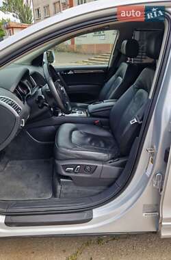 Позашляховик / Кросовер Audi Q7 2012 в 