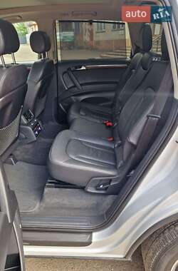 Позашляховик / Кросовер Audi Q7 2012 в 