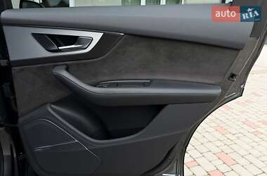 Позашляховик / Кросовер Audi Q7 2019 в 