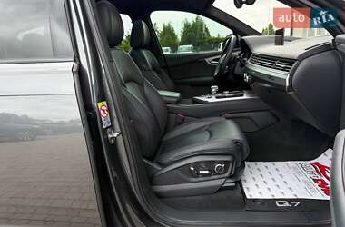 Позашляховик / Кросовер Audi Q7 2019 в 