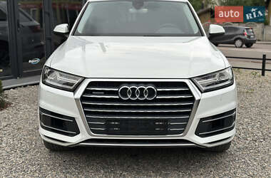 Внедорожник / Кроссовер Audi Q7 2016 в 