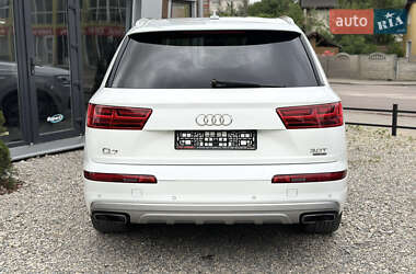 Внедорожник / Кроссовер Audi Q7 2016 в 