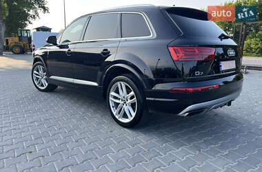 Внедорожник / Кроссовер Audi Q7 2018 в 