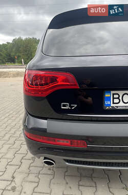 Позашляховик / Кросовер Audi Q7 2011 в 