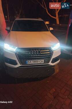 Позашляховик / Кросовер Audi Q7 2017 в 