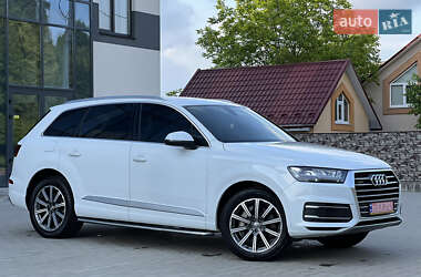Позашляховик / Кросовер Audi Q7 2019 в 