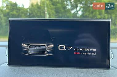 Позашляховик / Кросовер Audi Q7 2019 в 