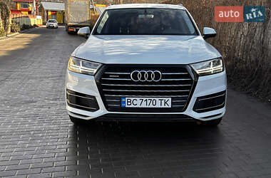 Внедорожник / Кроссовер Audi Q7 2015 в 