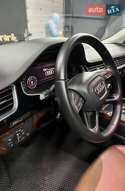 Внедорожник / Кроссовер Audi Q7 2015 в 