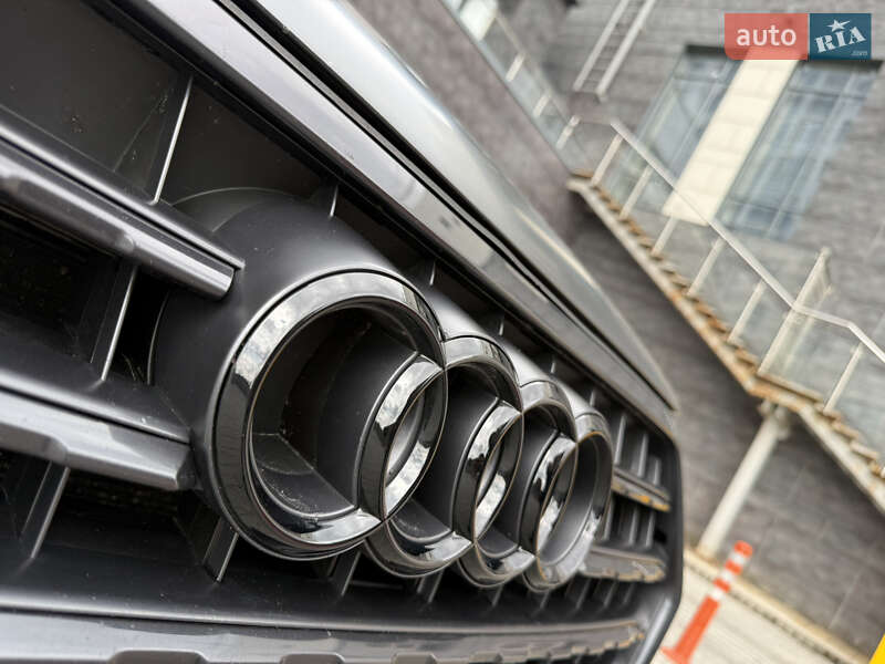 Внедорожник / Кроссовер Audi Q7 2016 в Киеве