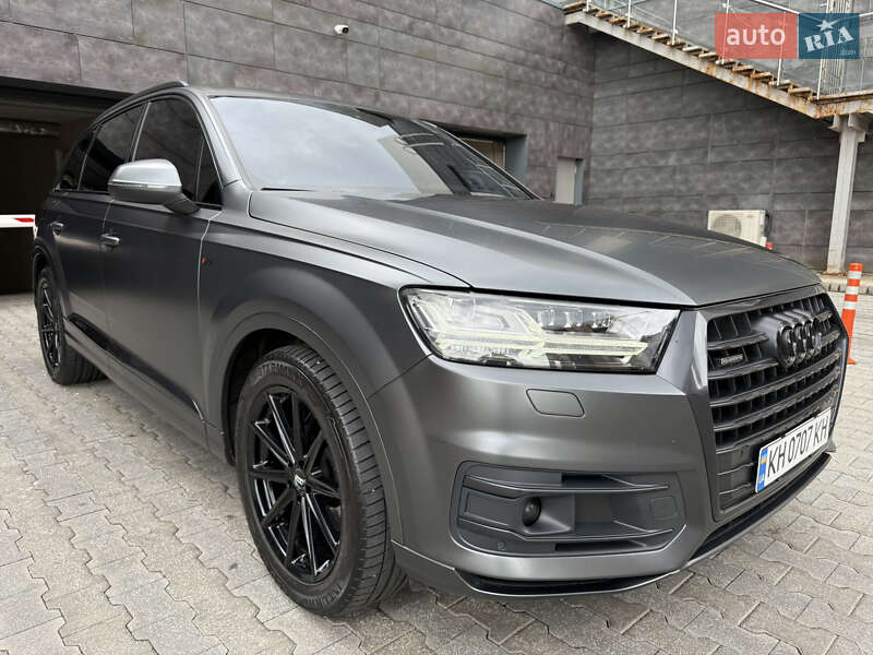 Внедорожник / Кроссовер Audi Q7 2016 в Киеве