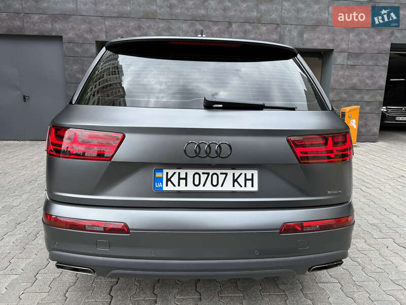 Внедорожник / Кроссовер Audi Q7 2016 в Киеве