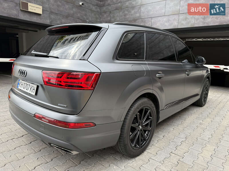 Внедорожник / Кроссовер Audi Q7 2016 в Киеве