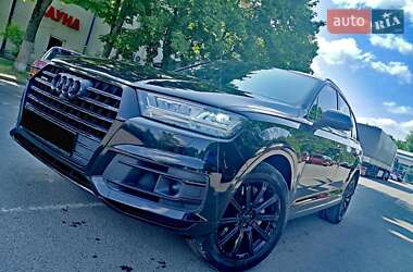 Внедорожник / Кроссовер Audi Q7 2017 в 