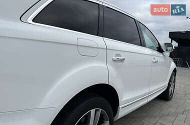 Внедорожник / Кроссовер Audi Q7 2014 в 