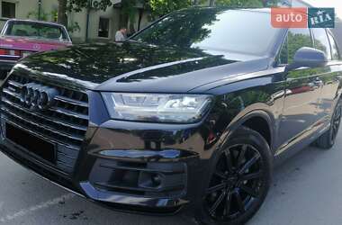 Внедорожник / Кроссовер Audi Q7 2017 в 