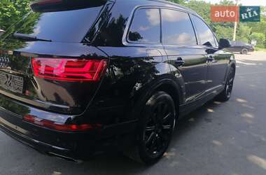 Внедорожник / Кроссовер Audi Q7 2017 в 