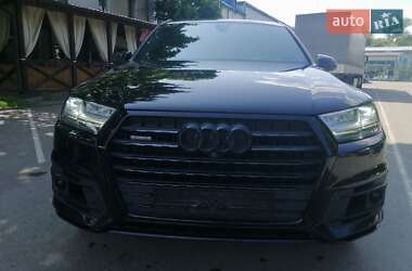 Внедорожник / Кроссовер Audi Q7 2017 в 