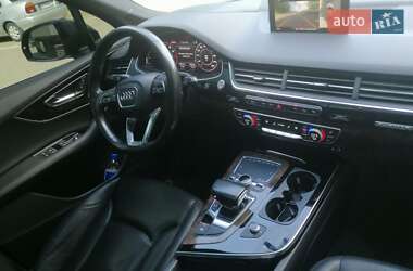 Внедорожник / Кроссовер Audi Q7 2017 в 