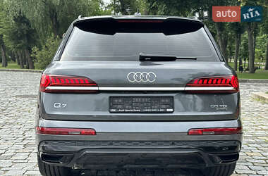 Позашляховик / Кросовер Audi Q7 2020 в 