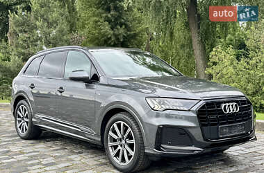 Позашляховик / Кросовер Audi Q7 2020 в 