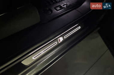 Позашляховик / Кросовер Audi Q7 2020 в 
