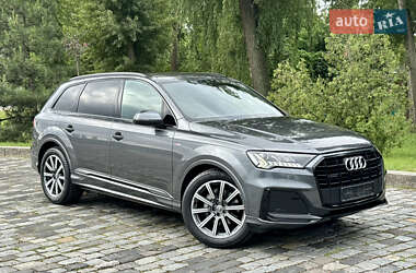 Позашляховик / Кросовер Audi Q7 2020 в 