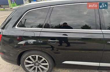 Внедорожник / Кроссовер Audi Q7 2017 в 