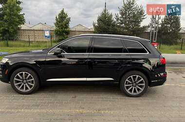 Внедорожник / Кроссовер Audi Q7 2017 в 