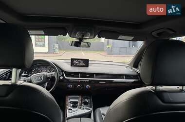 Внедорожник / Кроссовер Audi Q7 2017 в 