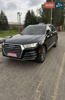 Внедорожник / Кроссовер Audi Q7 2017 в 