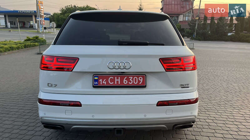 Позашляховик / Кросовер Audi Q7 2017 в Хмельницькому