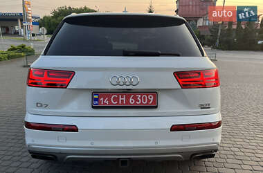Внедорожник / Кроссовер Audi Q7 2017 в 