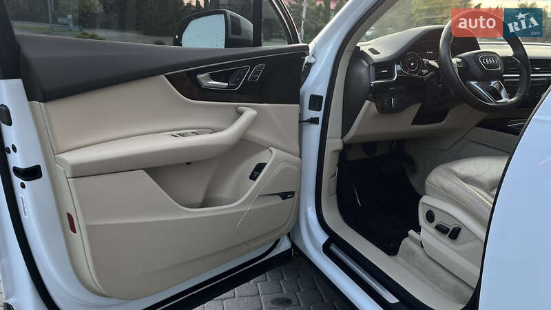 Позашляховик / Кросовер Audi Q7 2017 в Хмельницькому