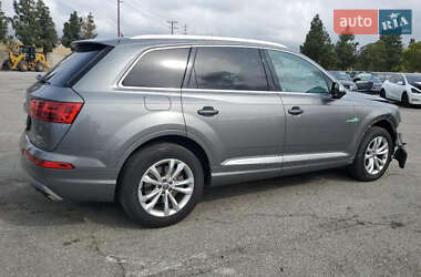 Внедорожник / Кроссовер Audi Q7 2017 в 