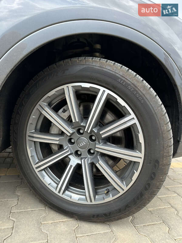 Позашляховик / Кросовер Audi Q7 2019 в Одесі