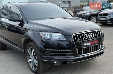 Внедорожник / Кроссовер Audi Q7 2013 в 