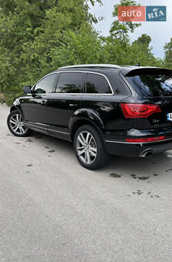 Внедорожник / Кроссовер Audi Q7 2015 в 
