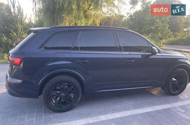 Внедорожник / Кроссовер Audi Q7 2023 в 