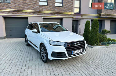Внедорожник / Кроссовер Audi Q7 2017 в 
