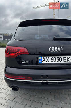 Внедорожник / Кроссовер Audi Q7 2014 в 