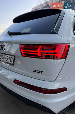 Внедорожник / Кроссовер Audi Q7 2018 в 