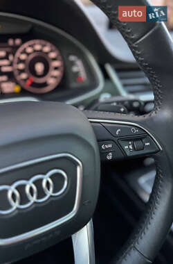 Внедорожник / Кроссовер Audi Q7 2018 в 