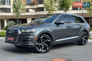 Внедорожник / Кроссовер Audi Q7 2019 в 