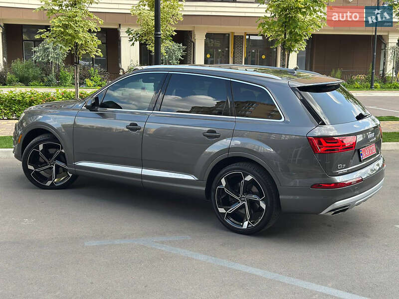 Внедорожник / Кроссовер Audi Q7 2019 в Киеве