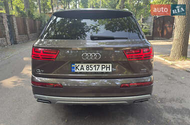 Позашляховик / Кросовер Audi Q7 2017 в 