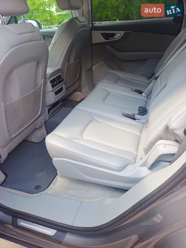 Позашляховик / Кросовер Audi Q7 2016 в Коростені