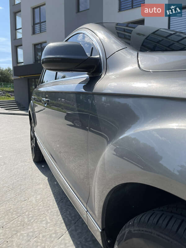 Внедорожник / Кроссовер Audi Q7 2011 в Новояворовске