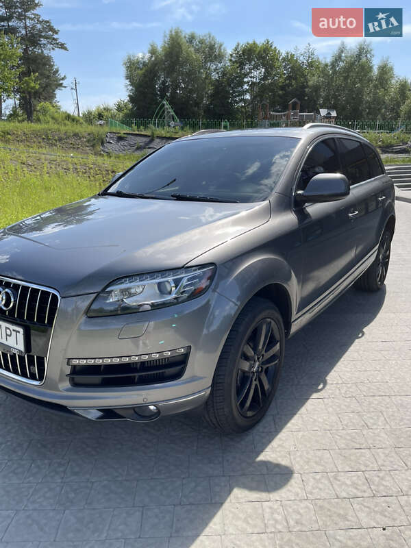 Внедорожник / Кроссовер Audi Q7 2011 в Новояворовске