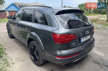 Внедорожник / Кроссовер Audi Q7 2015 в 